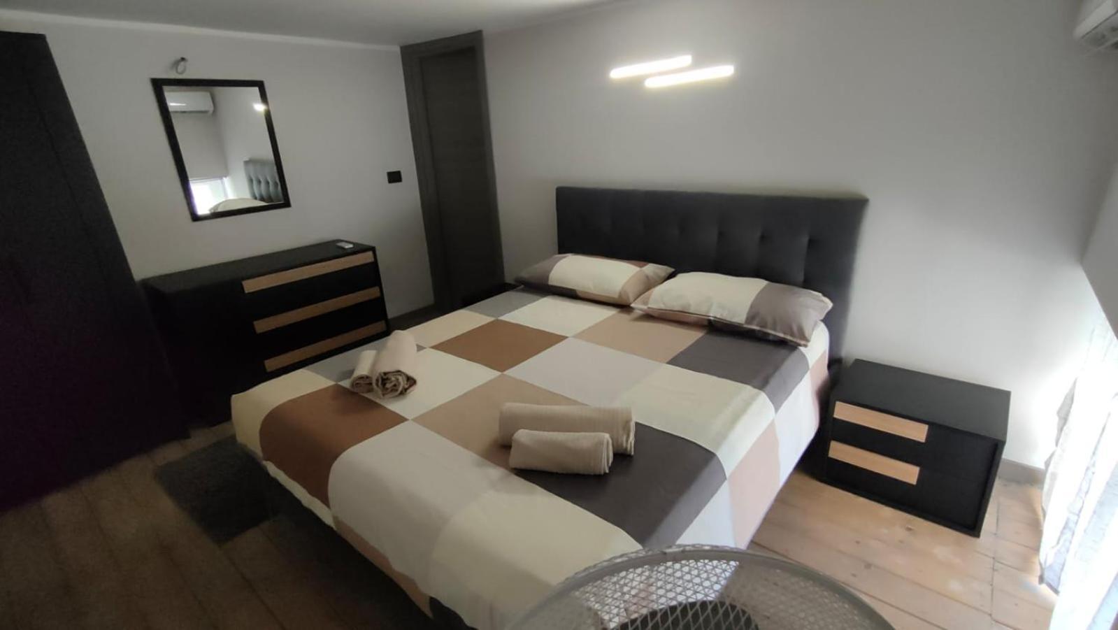 Louis Home Szirakúza Kültér fotó